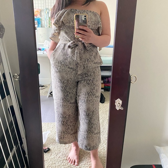 Babaton Flutter Jumpsuit - Picture 1 of 4